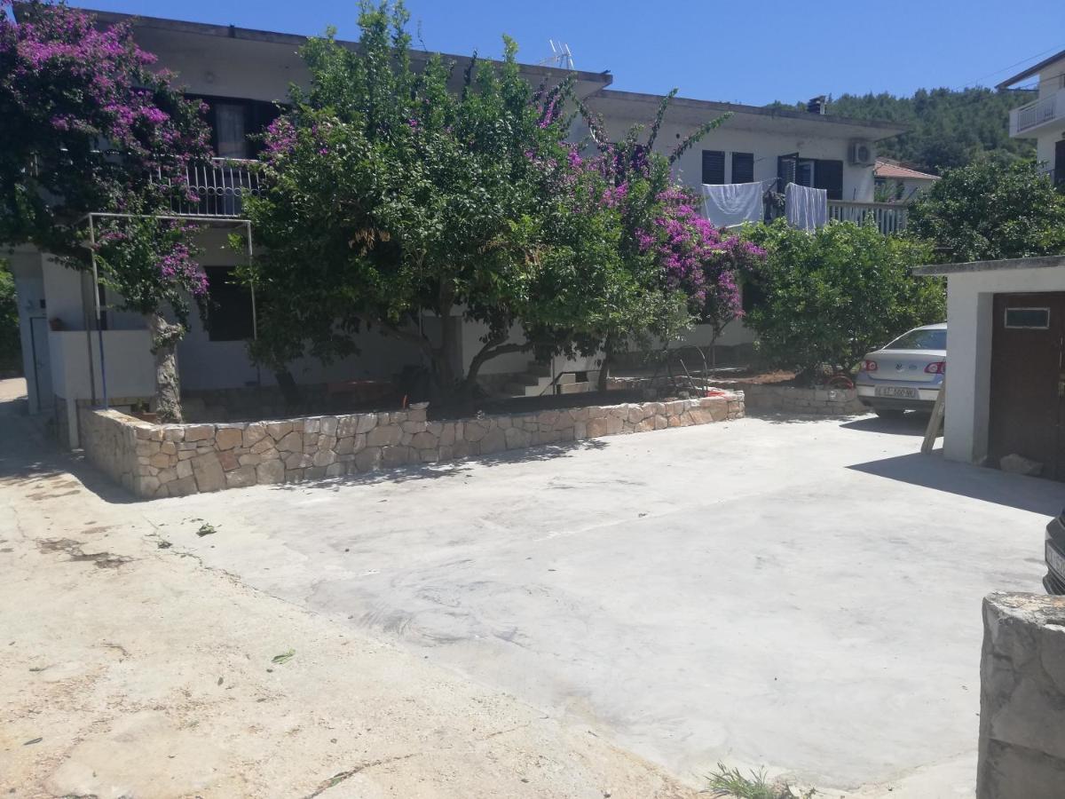 Apartments Milatic Jelsa  Ngoại thất bức ảnh