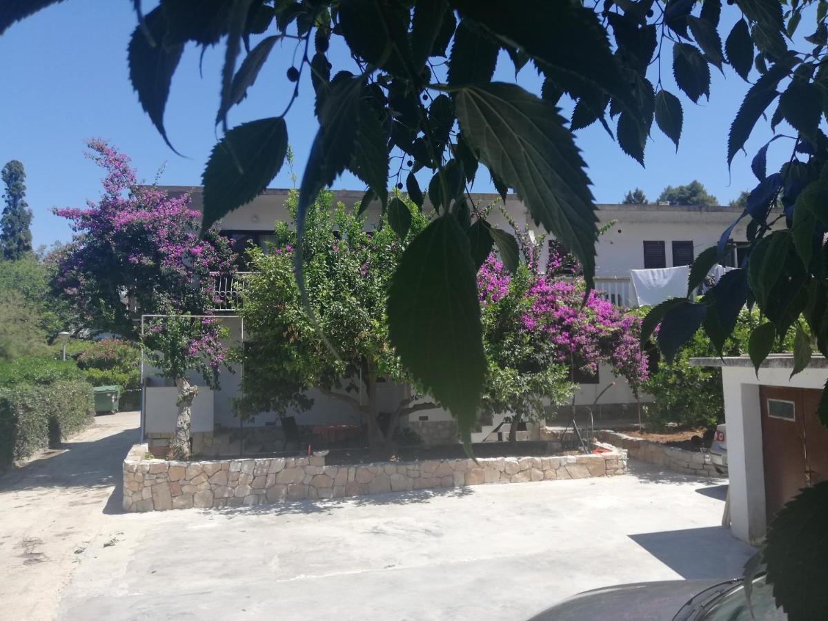 Apartments Milatic Jelsa  Ngoại thất bức ảnh