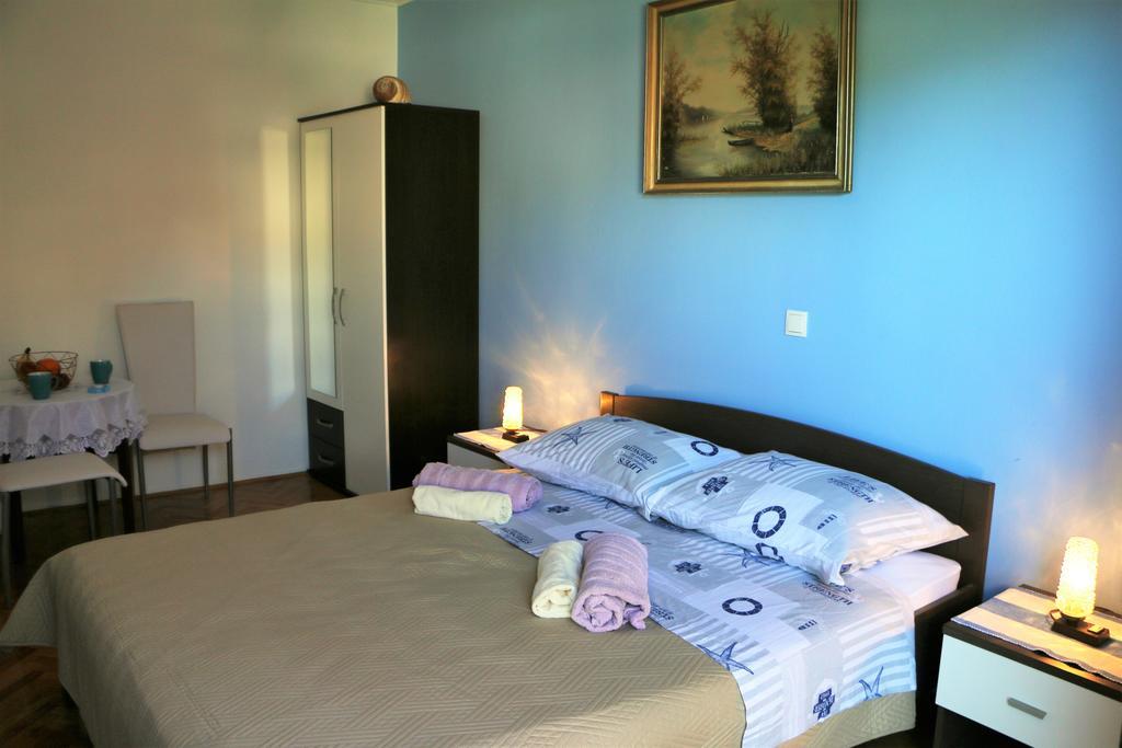 Apartments Milatic Jelsa  Ngoại thất bức ảnh