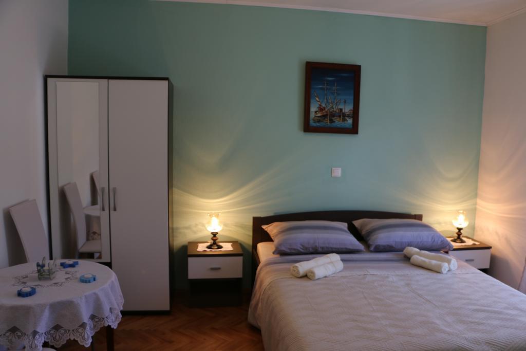 Apartments Milatic Jelsa  Ngoại thất bức ảnh