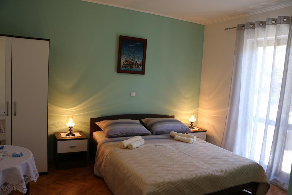 Apartments Milatic Jelsa  Ngoại thất bức ảnh