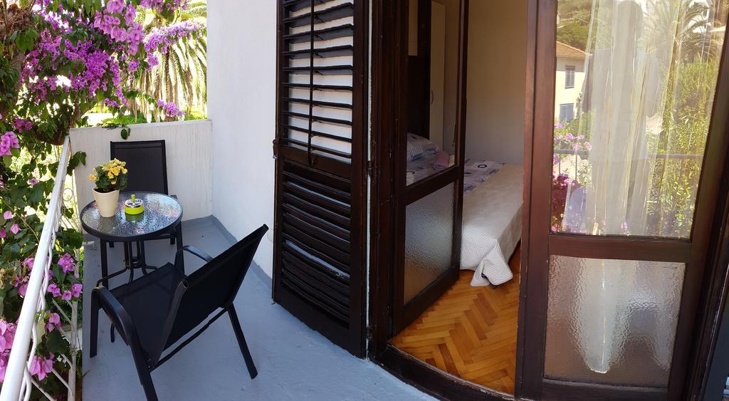 Apartments Milatic Jelsa  Ngoại thất bức ảnh