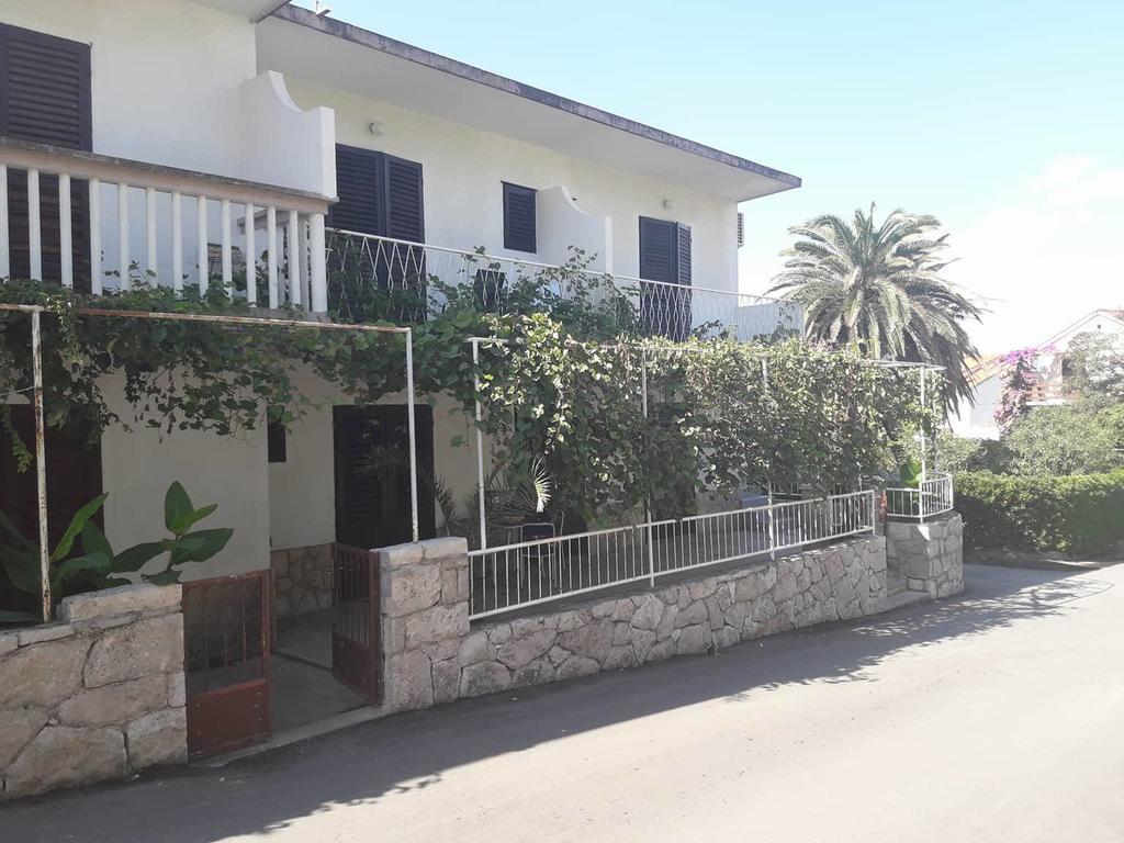 Apartments Milatic Jelsa  Ngoại thất bức ảnh